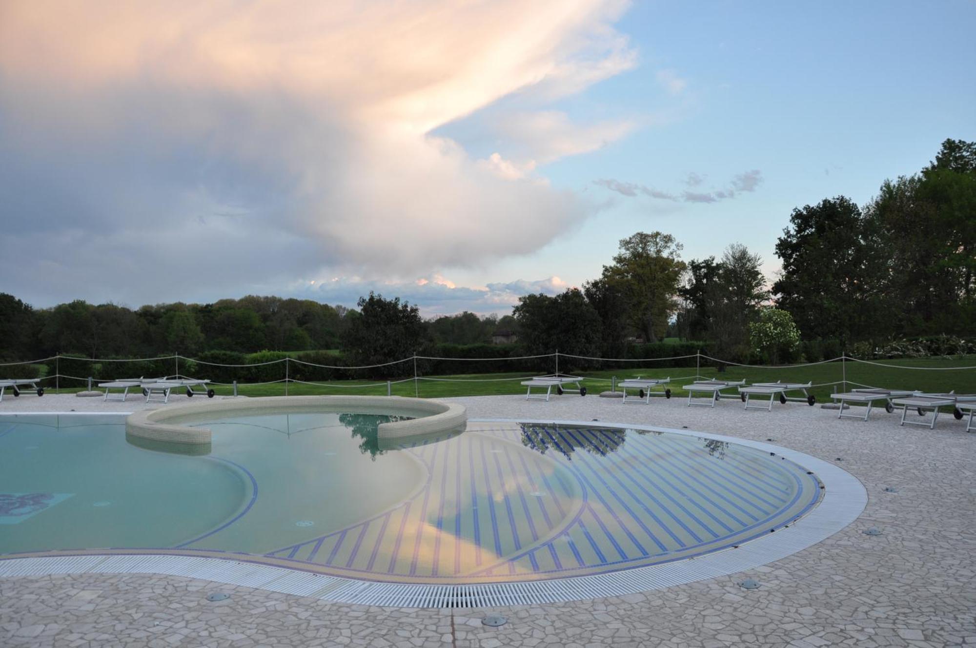 Relais Bella Rosina Pool & Spa La Cassa Exterior photo